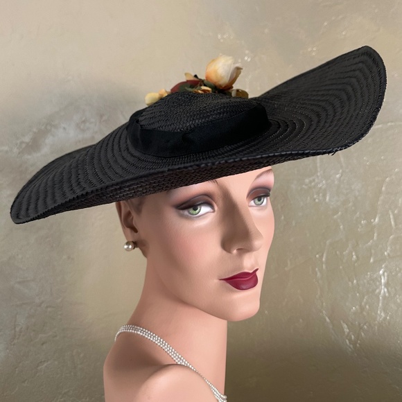 FABULOUS 1940s\' BLACK STRAW WIDE BRIM TILT HAT WITH FABRIC FLOWERS AND BOWS main image 5